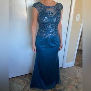 JJ’s House NWT Special Occasion Sequin and Lace Dress. Wedding or Black Tie!